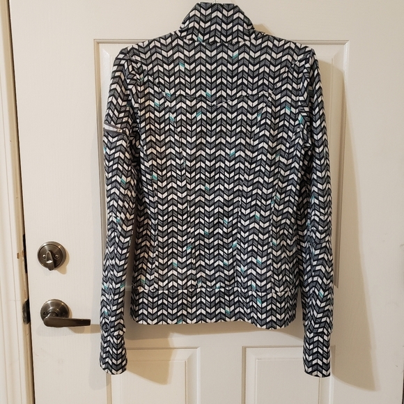 ALO Yoga Black and White Chevron Jacket